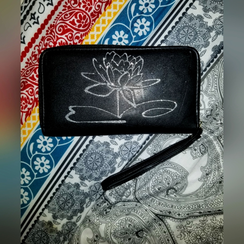 Unbranded clutch wallet with phone charger